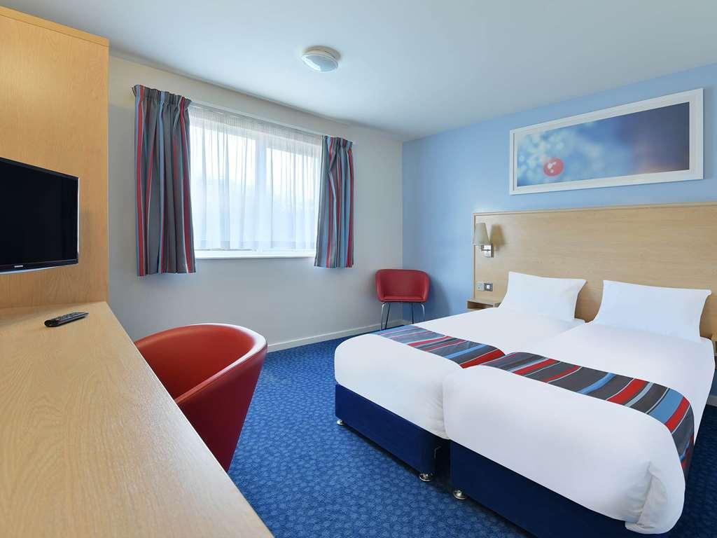 Travelodge Ilminster Habitación foto