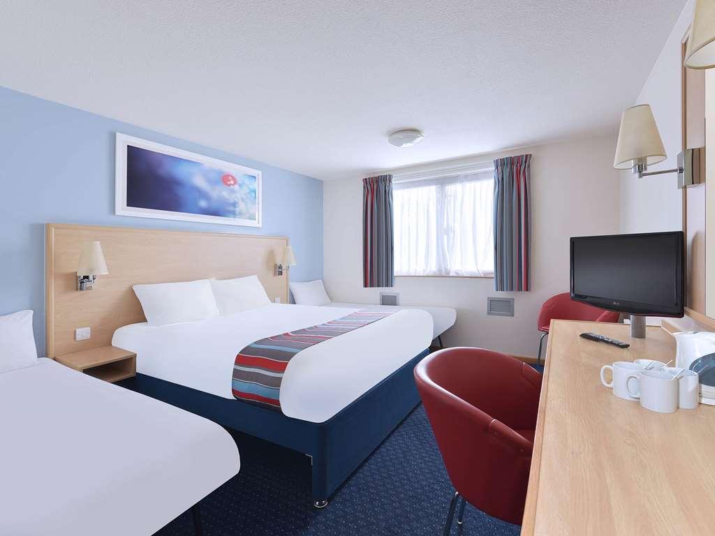 Travelodge Ilminster Habitación foto